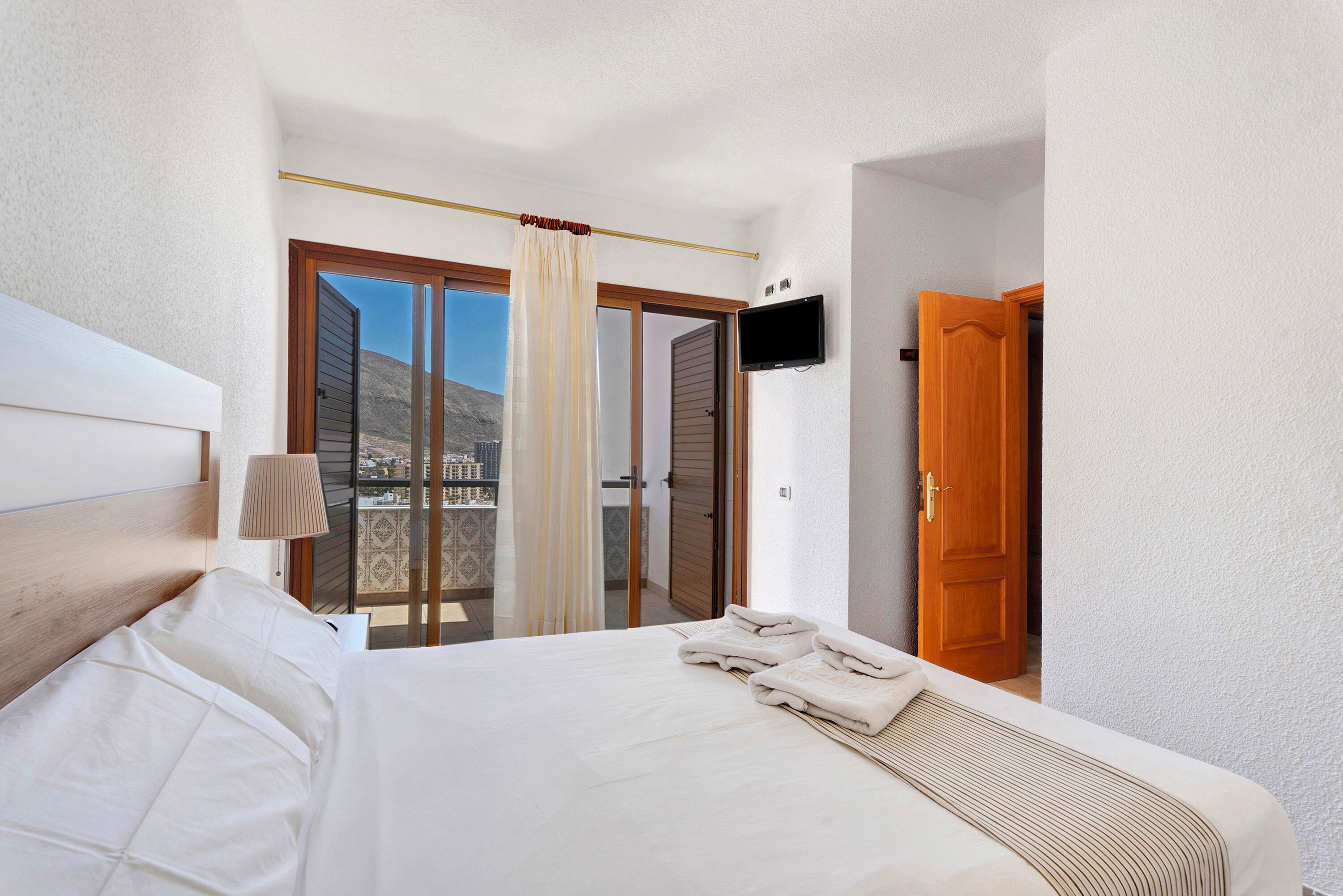 4 chambres, fer et planche à repasser, Wi-Fi gratuit, draps fournis