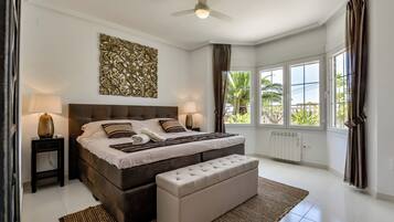 Biệt thự | 4 phòng ngủ, bàn ủi/dụng cụ ủi quần áo