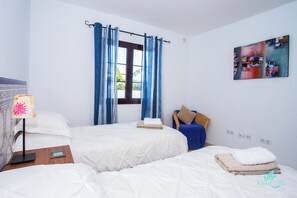 Villa | 3 bedrooms, iron/ironing board, free WiFi, bed sheets - 3 Bed Villa - Pool, Terrace, Bbq, Near Beach (Yaiza)
