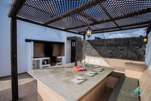 Villa | Property grounds - 3 Bed Villa - Pool, Terrace, Bbq, Near Beach (Yaiza)