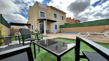 House | Property grounds