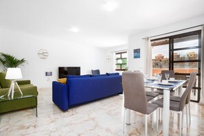 House | Living area | TV - House - Sleeps 6 - Pool - Pet Friendly (La Oliva)