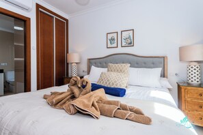 Villa | 4 bedrooms, free WiFi, bed sheets - 4 Bed Villa - Heated Pool, Pool Table, Bbq, Patio (Yaiza)