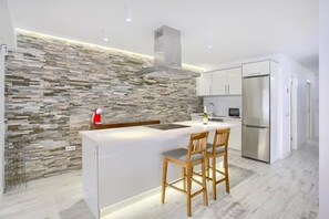 Fridge, microwave, oven, stovetop - Atico A307 Luxe Costa Adeje& Pool (Adeje)