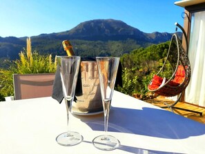 House | Outdoor dining