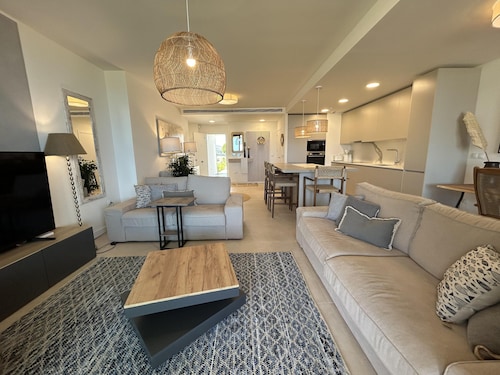 Impeccable 2-bed Apartment in Camarate Hills