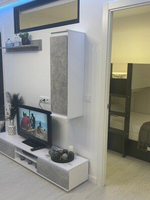2 chambres, fer et planche à repasser, Wi-Fi gratuit, draps fournis