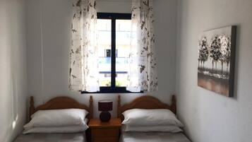 Apartment | 2 bedrooms, iron/ironing board, free WiFi, bed sheets