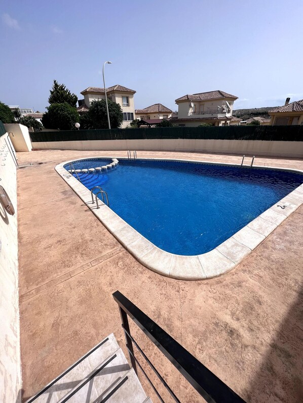 อพาร์ทเมนท์ | สระว่ายน้ำ | สระว่ายน้ำในร่ม