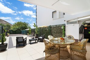 Outdoor dining - Apto Vistahermosa 3bed and Pool (Arona)