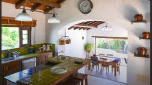 Villa | Dining - Villa - Sleeps 8 - Hot Tub - Pool - Parking (Tías)
