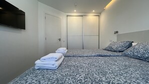 Room - Renovated Apartment by the Beach and Yumbo Centre (San Bartolomé de Tirajana)