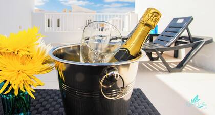 2-bed Villa in Playa Blanca By Retreat Villas