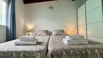 Chalet | 2 bedrooms, iron/ironing board, free WiFi, bed sheets