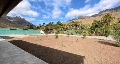 Large Country House Near Maspalomas & Fataga