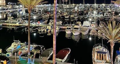 Stunning 2-bed Apartment in Marina de le Duquesa