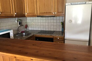 Căn hộ | Bếp riêng | Tủ lạnh, lò vi sóng, lò nướng, bếp nấu 