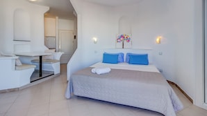 Unclassified image, 2 of 20, button - Estudio Playa Paraiso con Piscina (Adeje)