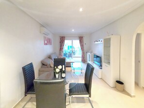 Dining - Beautiful 2-bed Apartment on the Orihuela Costa (Orihuela)