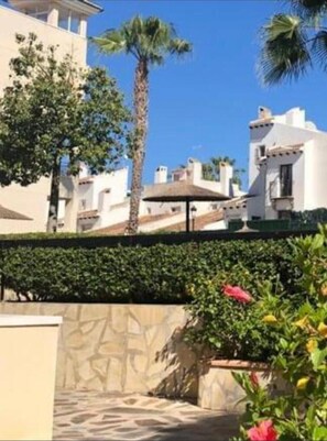 Apartment | Property grounds - Beautiful 2-bed Apartment on the Orihuela Costa (Orihuela)