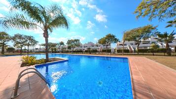 Apartament | Piscina | Piscina a l'aire lliure