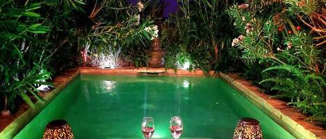 Talo | Uima-allas | Ulkouima-allas