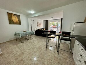 Apartment | Dining - Charming 3-bed Apartment in Fuengirola (Fuengirola)