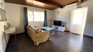 Nhà gỗ | Khu phòng khách | TV 