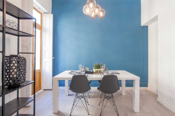 Apartment | Dining