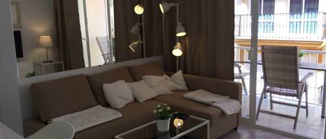 Apartemen | Area keluarga | TV