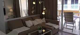 Near Beach 2-bed Apartment in Centrum Fuengirola
