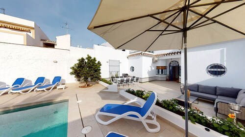 5 Bedroom-privatepool-balcony-sea View-nerja