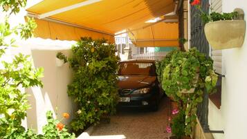 Apartament | Àrea exterior de l'allotjament