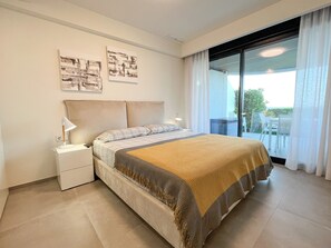 Apartamento | 3 dormitorios, tabla de planchar con plancha, wifi gratis y ropa de cama