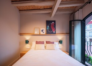 Apartment | 2 bedrooms, free WiFi, bed sheets - Boutique Designer Apartment Steps From Beach (Barcelona)