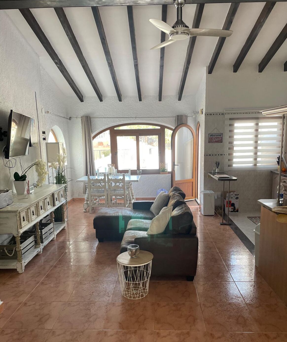 Apartment | Living area | Fireplace