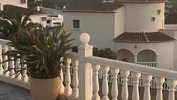 Apartament | Àrea exterior de l'allotjament