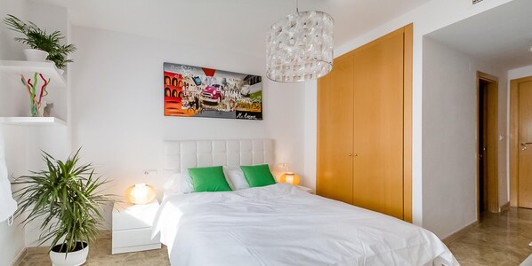 Apartment | 2 bedrooms, iron/ironing board, free WiFi, bed sheets