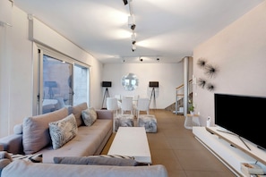 Living area - Villa Mirador de los Corales By Paramount Holidays (Santa Ursula)
