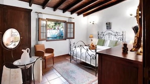 3 bedrooms, free WiFi, bed sheets - Stunning 3-bed House (Los Realejos)