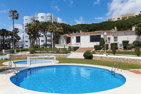 Apartment | Pool | Outdoor pool
