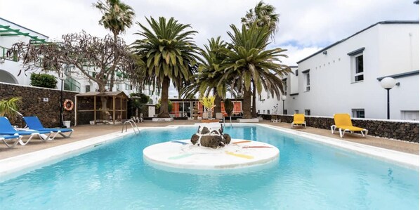 Apartment | Pool | Outdoor pool
