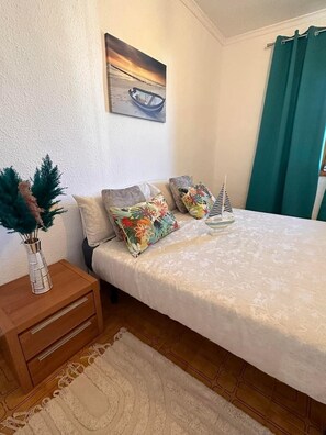 Apartment | 3 bedrooms, iron/ironing board, free WiFi, bed sheets - Sunset View Beach Apartment in San Pedro (San Pedro del Pinatar)