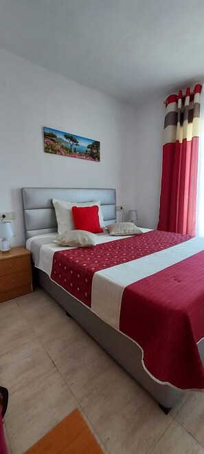 Apartment - Godisa 18 Apt Sleeps 2 With Free Parking (Torrevieja)