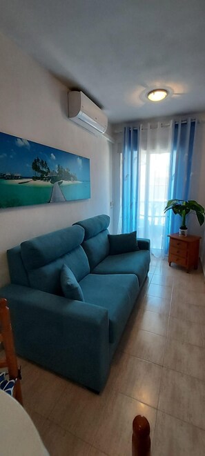 Apartment | Living area - Godisa 18 Apt Sleeps 2 With Free Parking (Torrevieja)