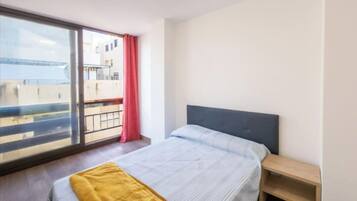 3 slaapkamers, een bureau, een strijkplank/strijkijzer, gratis wifi