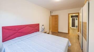 3 chambres, bureau, fer et planche à repasser, Wi-Fi gratuit