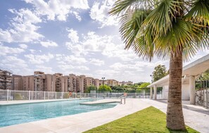 Apartment | Pool | Outdoor pool