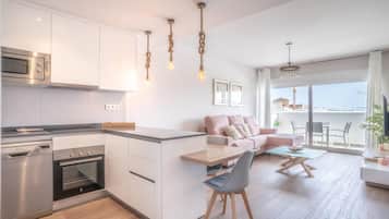 Apartment | Private kitchen | Fridge, microwave, oven, stovetop