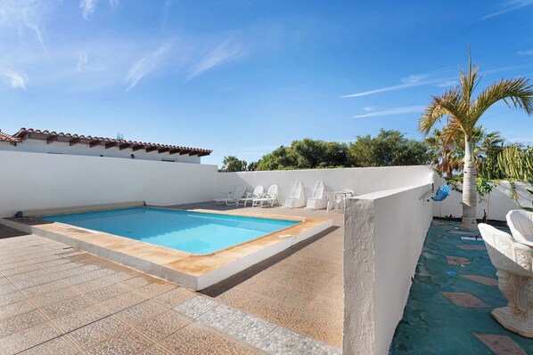 Una piscina cubierta